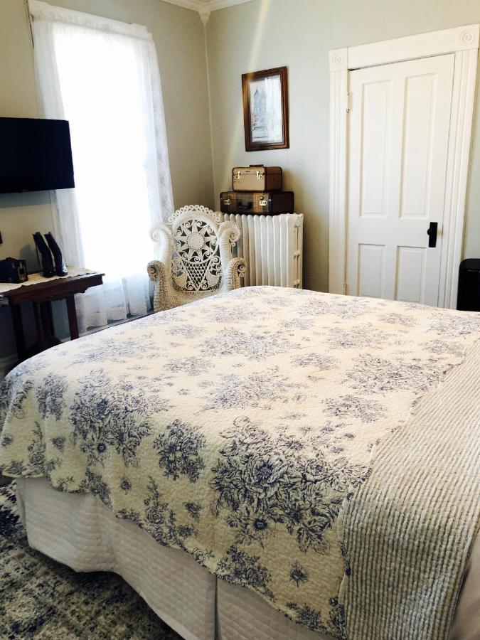 Bed and Breakfast The Victorian On Main Fairfield Экстерьер фото